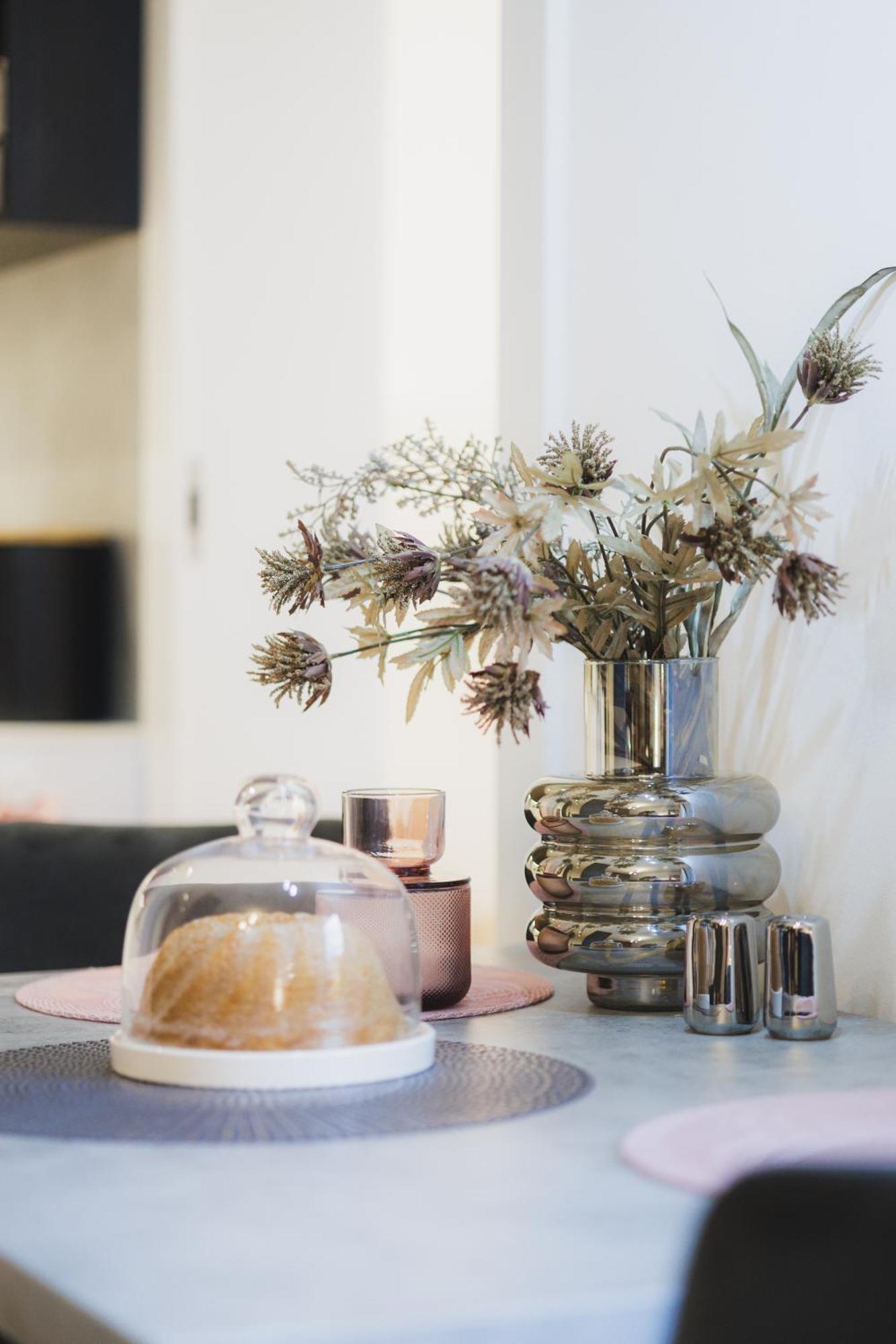 Rose Luxury Apartment & 24H Self Check-In With Private Parking Besztercebánya Kültér fotó