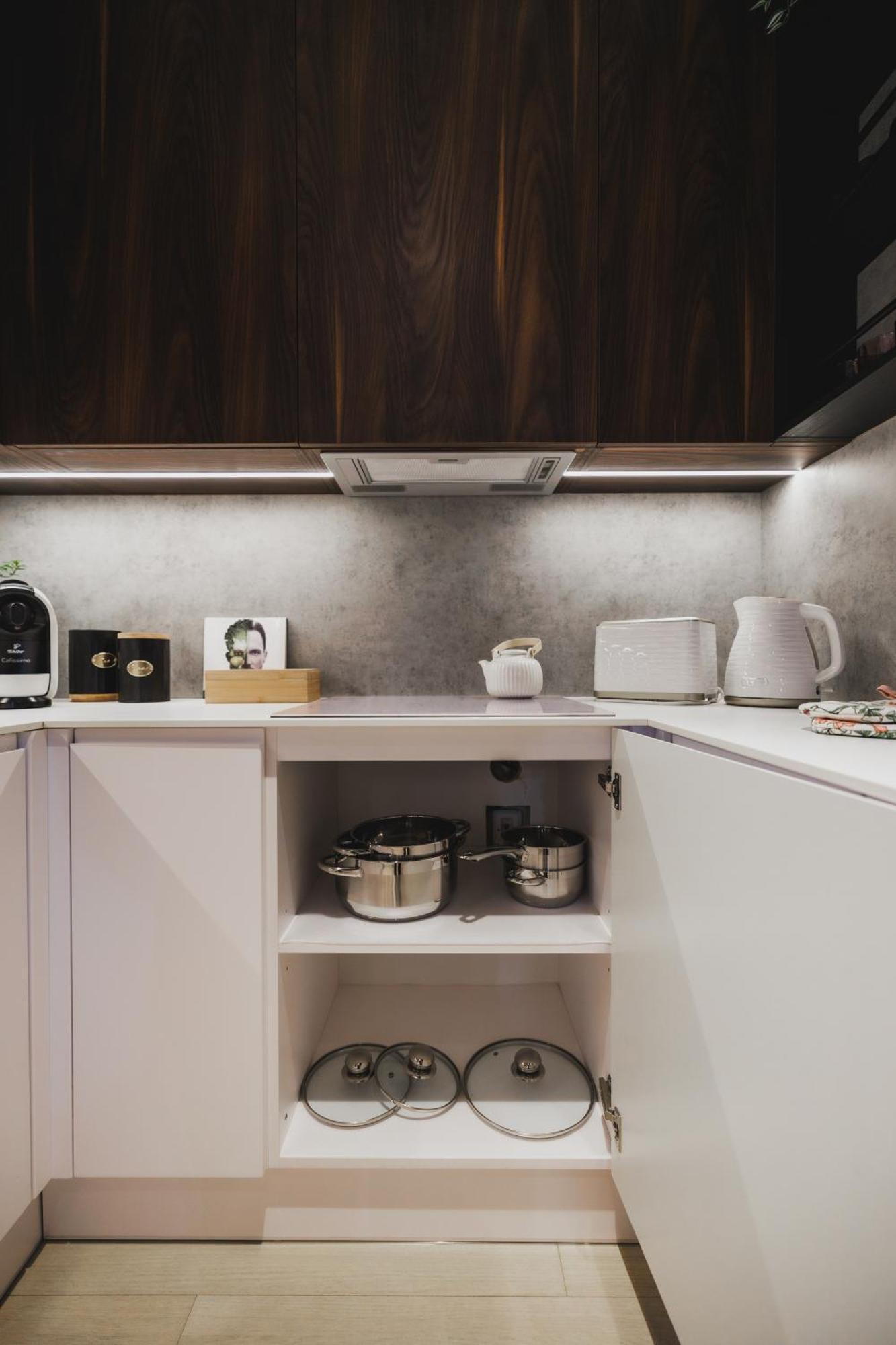 Rose Luxury Apartment & 24H Self Check-In With Private Parking Besztercebánya Kültér fotó