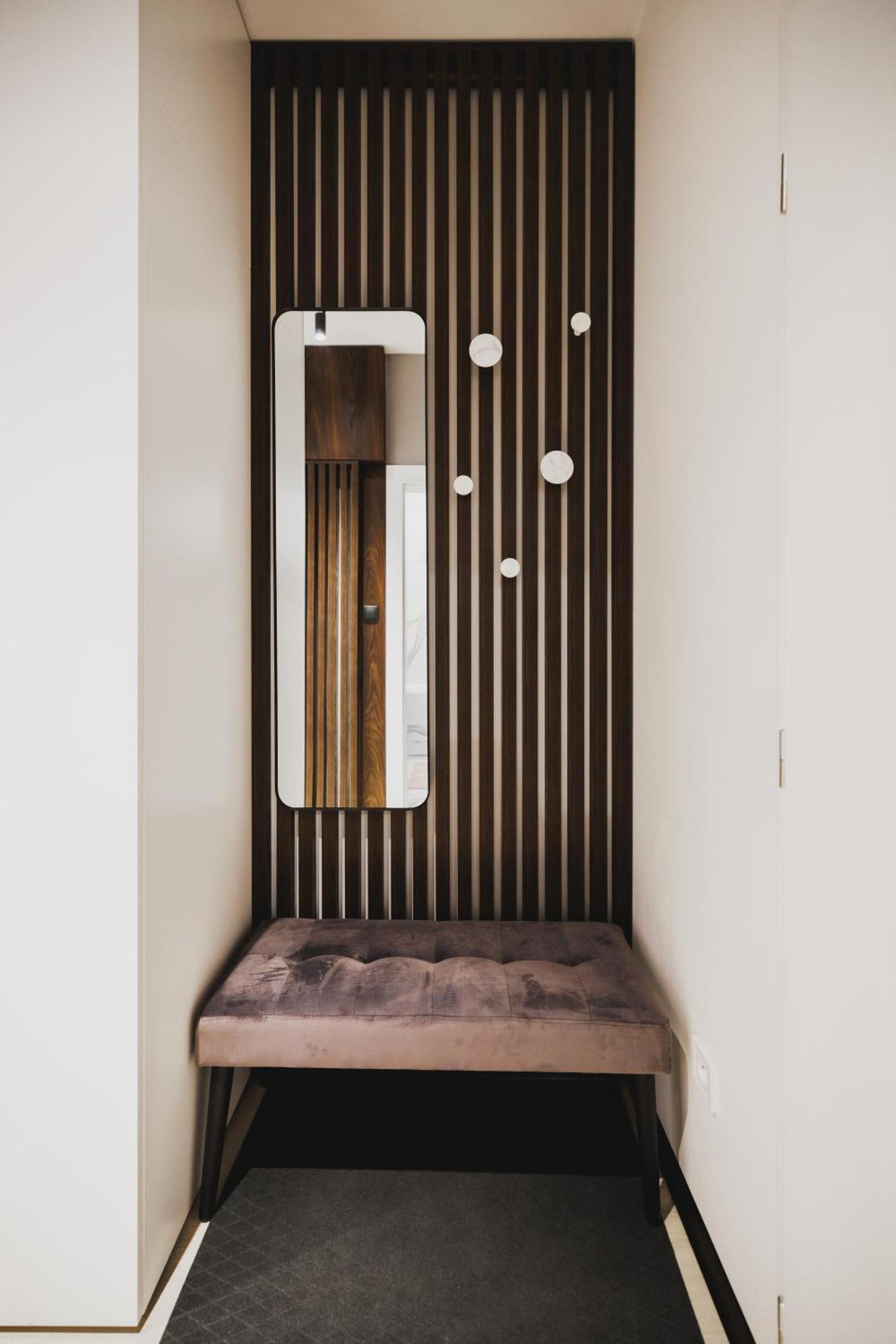 Rose Luxury Apartment & 24H Self Check-In With Private Parking Besztercebánya Kültér fotó