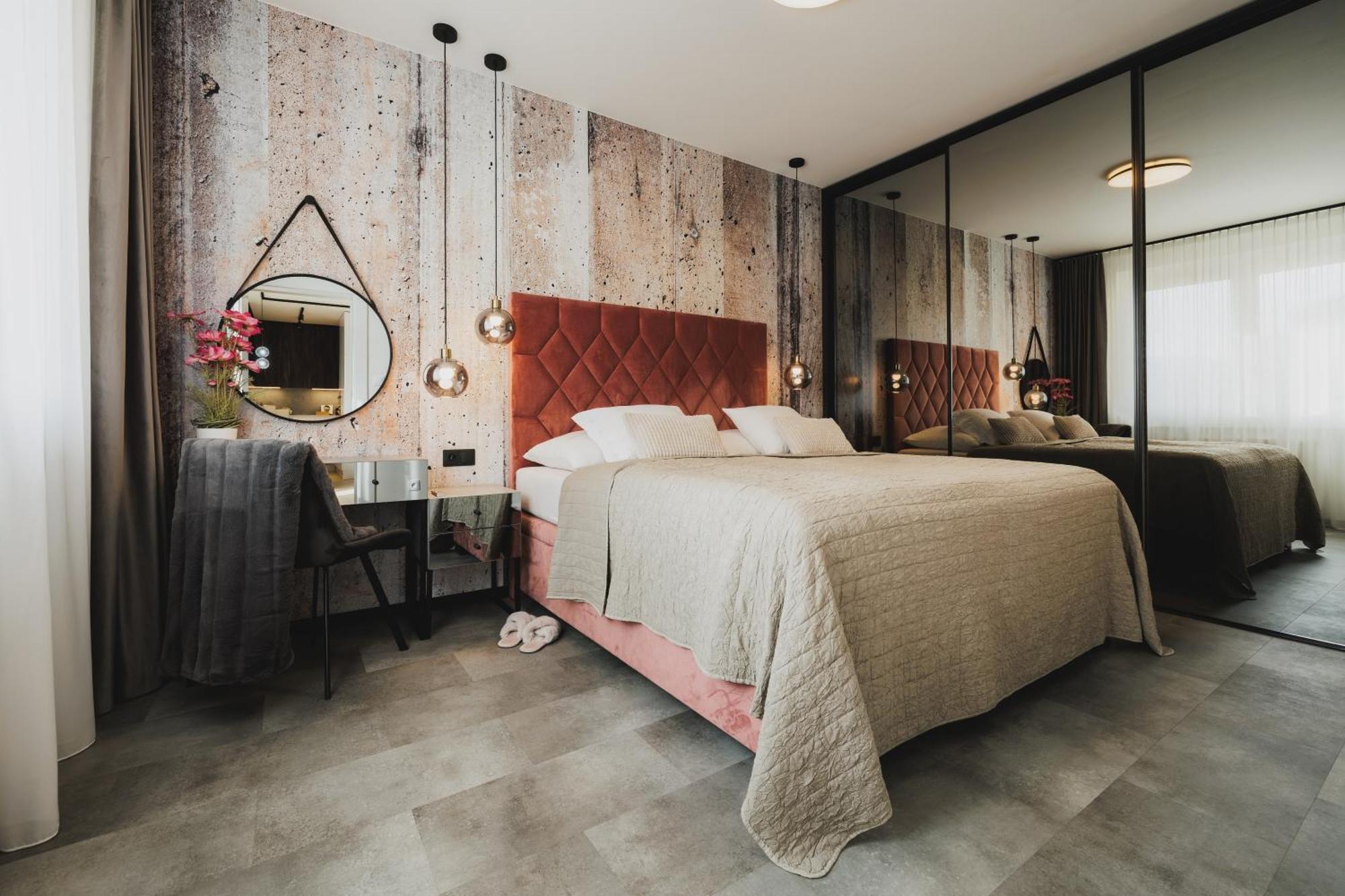Rose Luxury Apartment & 24H Self Check-In With Private Parking Besztercebánya Kültér fotó